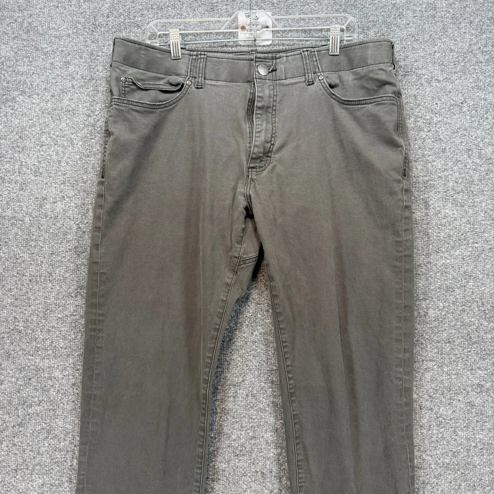 Lee Extreme Motion Pants Mens 38x30 Gray Athletic Fit Tapered Leg Stretch Chino